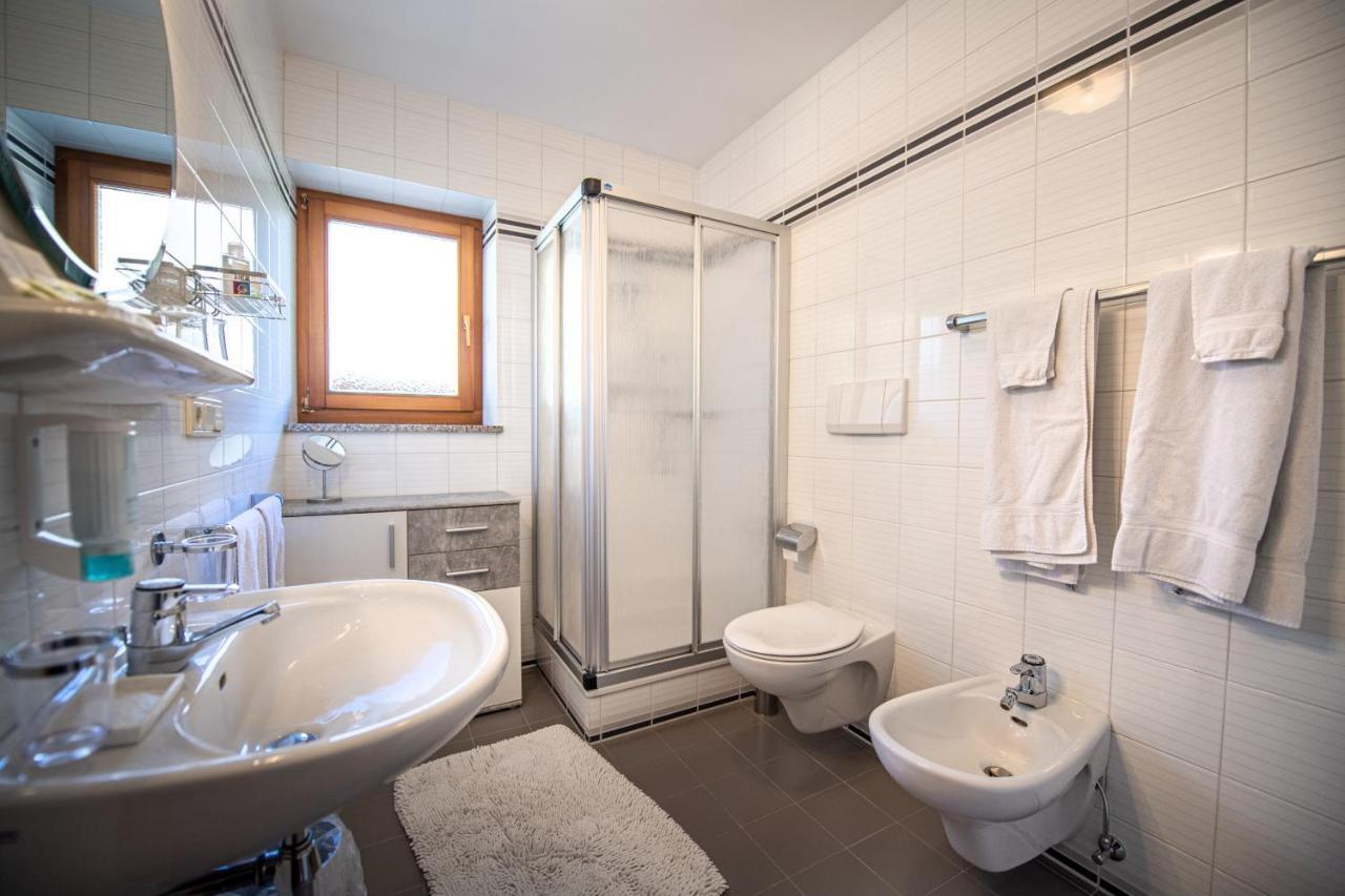 Bonichhof Hotel Laion Bagian luar foto
