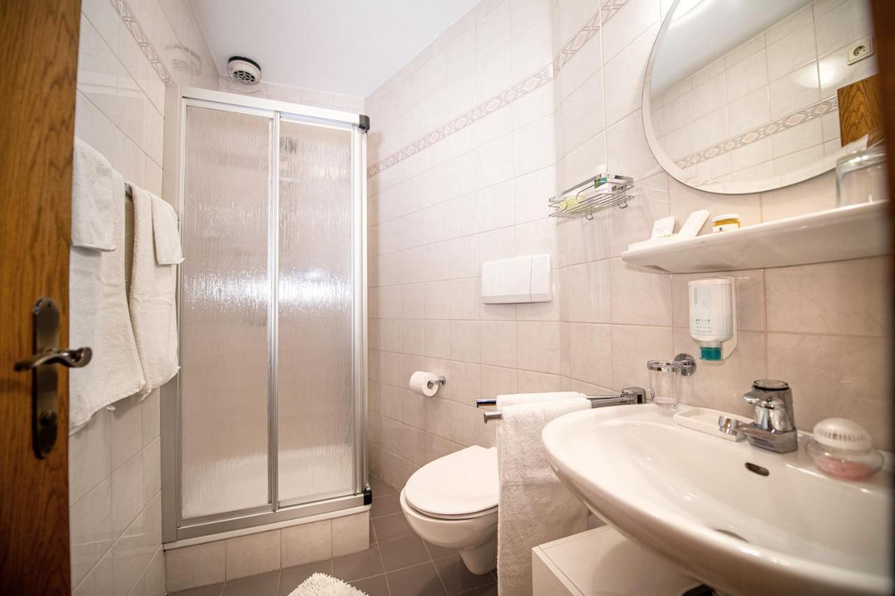 Bonichhof Hotel Laion Bagian luar foto