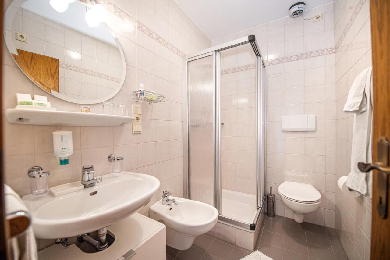 Bonichhof Hotel Laion Bagian luar foto