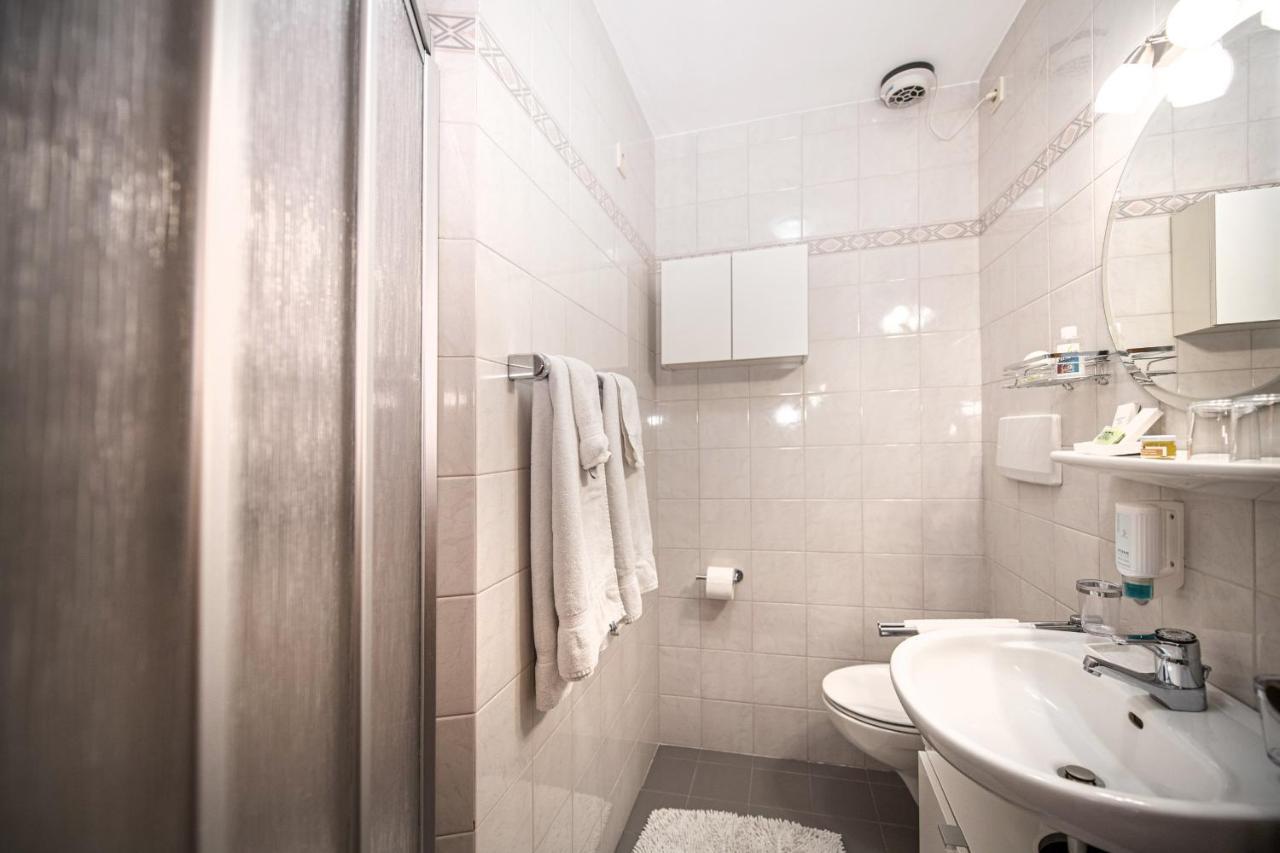 Bonichhof Hotel Laion Bagian luar foto